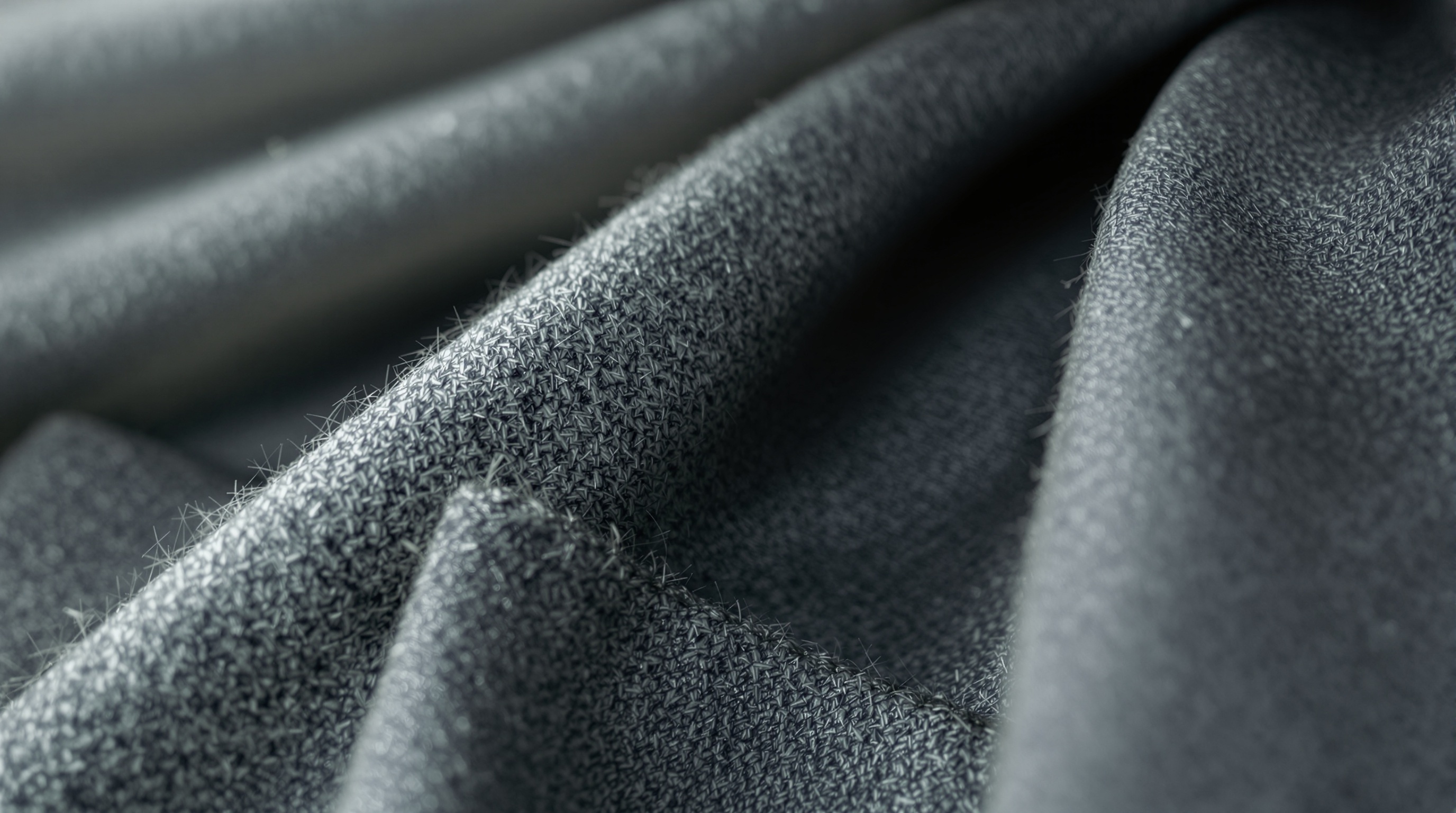 럭셔리 소재와 디테일