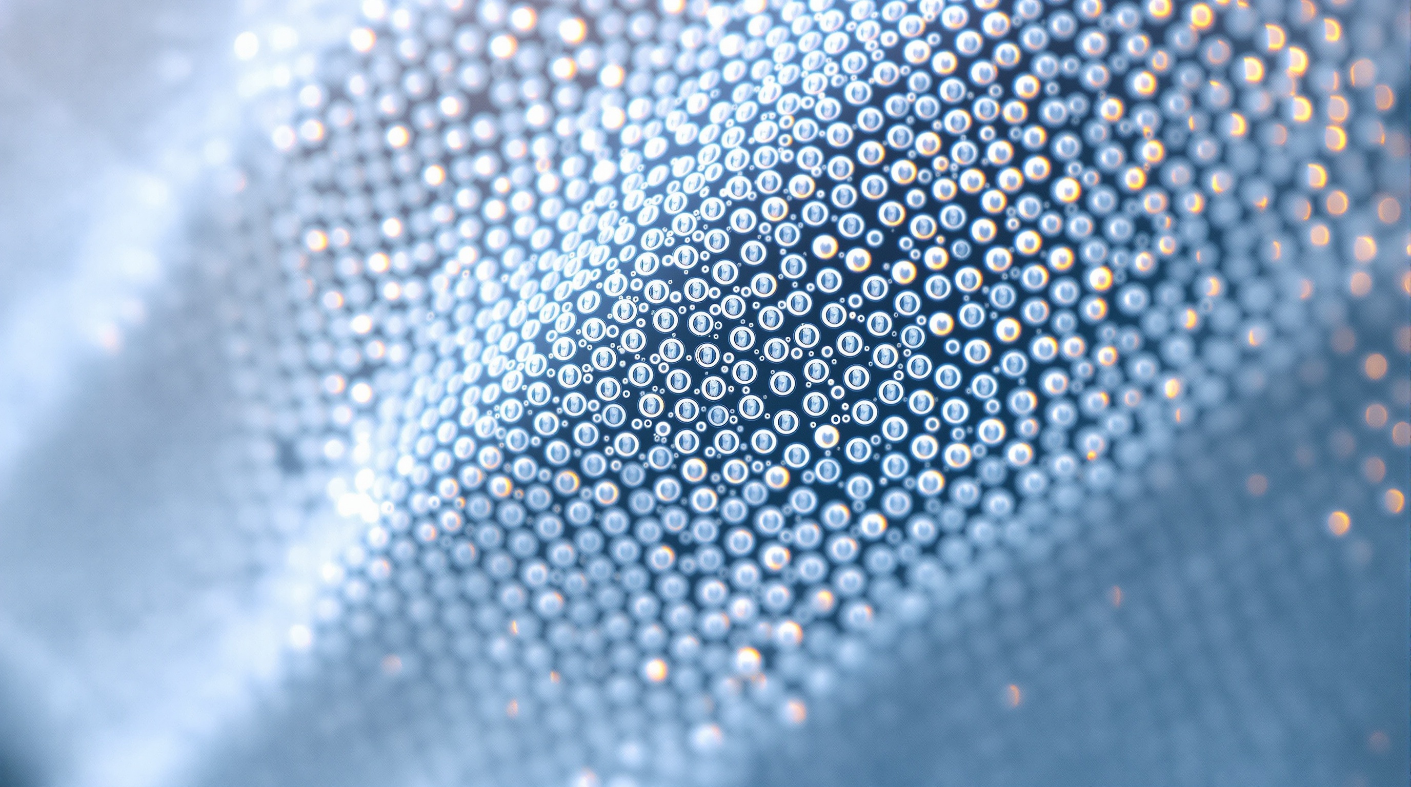 STRUCTURE MICROPOREUSE D'UNE MEMBRANE PTFE