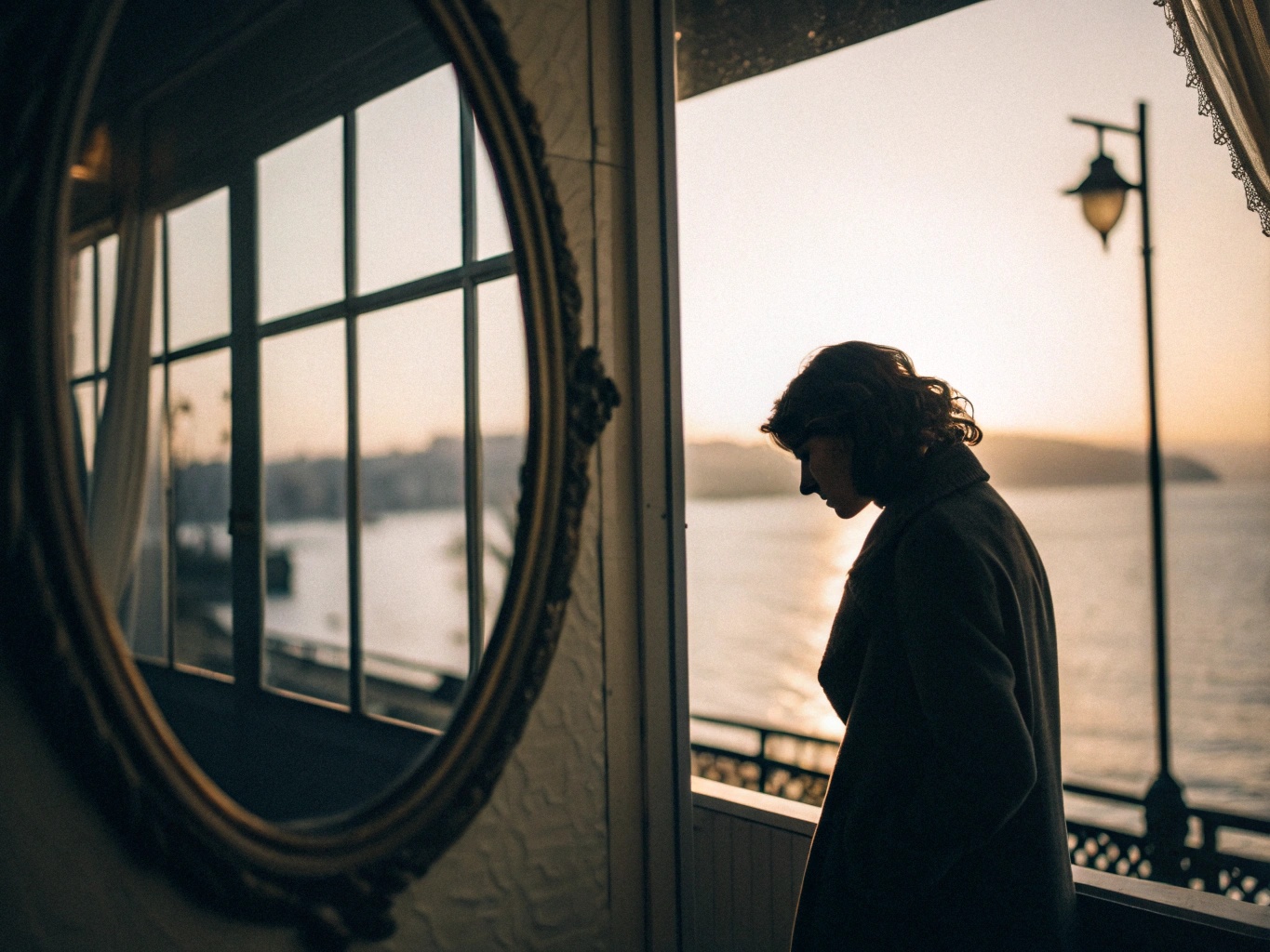 거울 속 자신을 바라보다