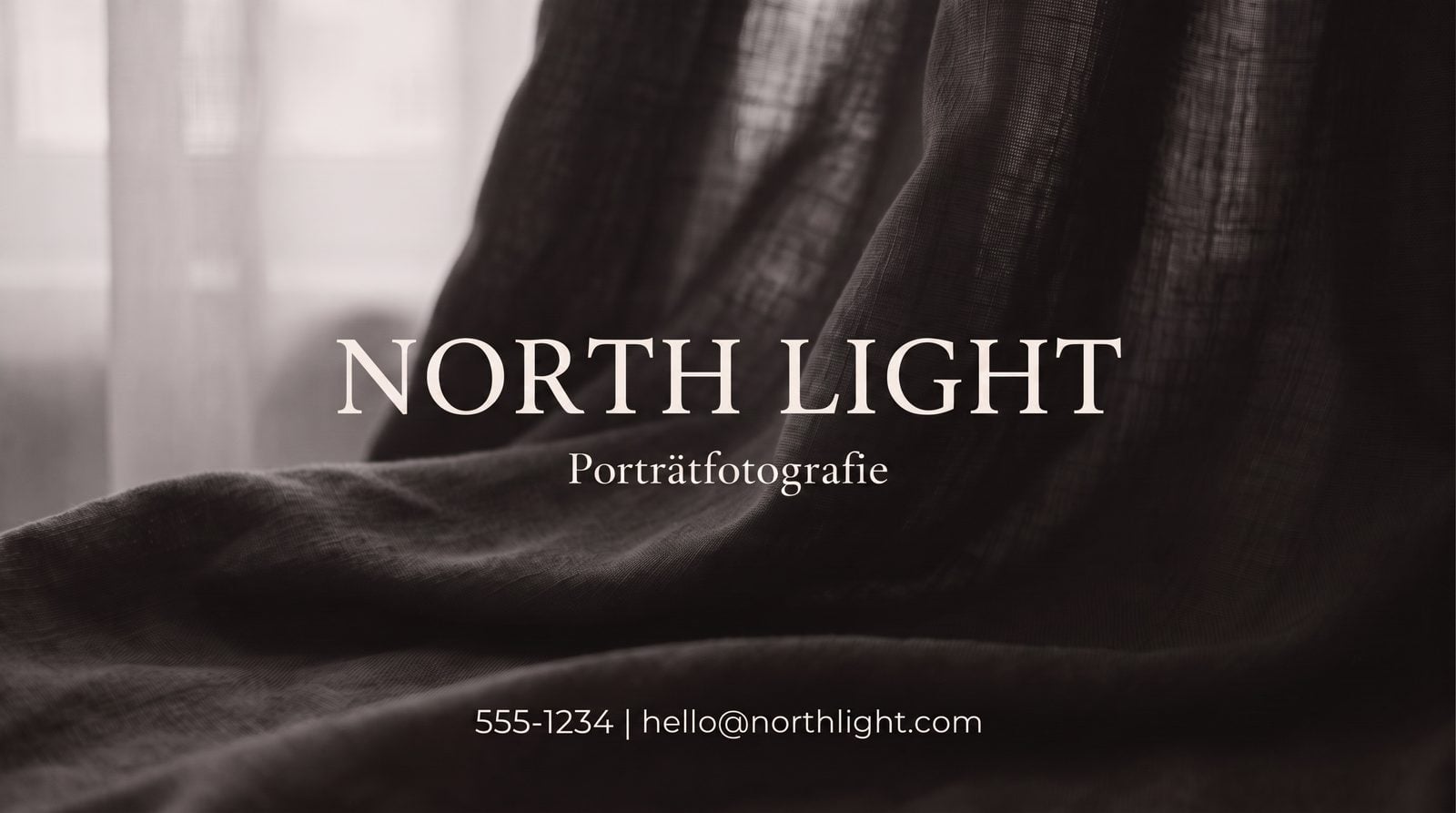 Vorderseite einer Fotostudio-Visitenkarte in tatsächlicher Druckgröße