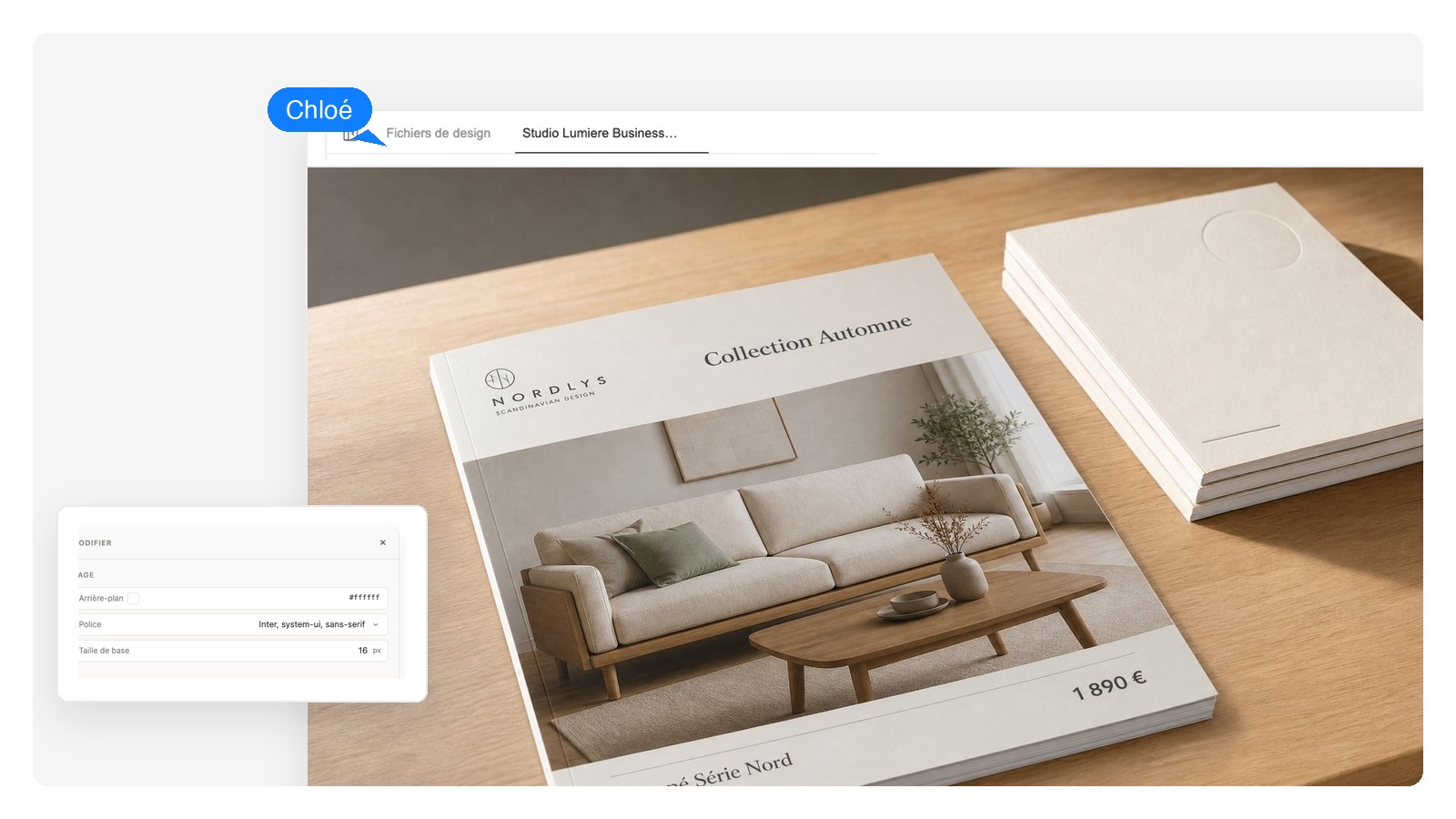Catalogue de mobilier imprimé, ouvert sur un bureau à côté d'une pile d'exemplaires